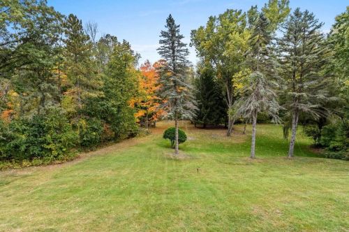 1222 Plateau Heights Rd, Green Bay, WI 54313-5272