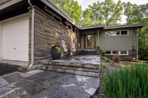 308 Mercer Rd, Greenville PA  16125-7802 exterior