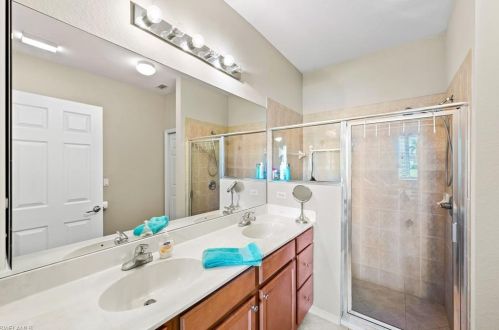 14322 Manchester Dr, Naples FL  34114-8626 exterior