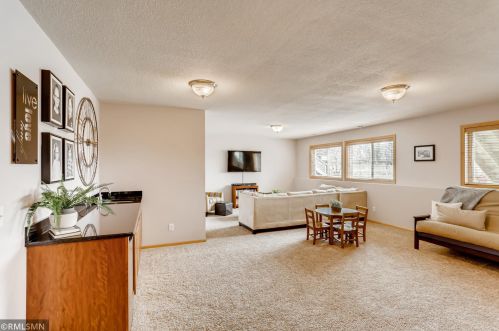 1136 Kerber Pass, Chaska MN 55318-5402 exterior