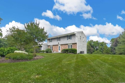 14 Tanager Ln, Northport, NY 11768-3338