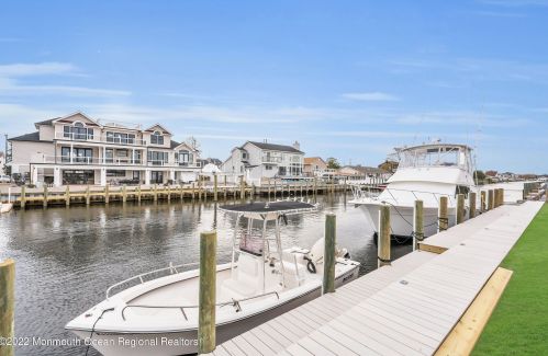 1019 Bowsprit Pt, Lacey Township NJ  08734-2706 exterior