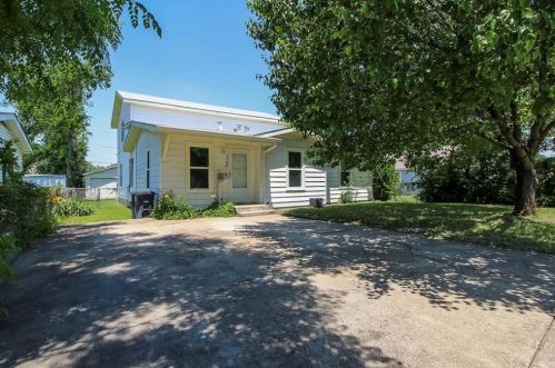 3308 28th St, Fort Worth, TX 76106-3332