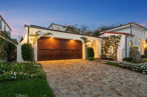 8 Rockshore Blf, Newport Beach CA  92657-2131 exterior
