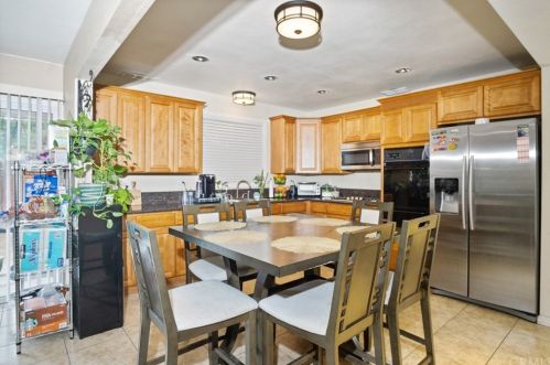 982 Verde Ave, Rialto CA  92376-4145 exterior