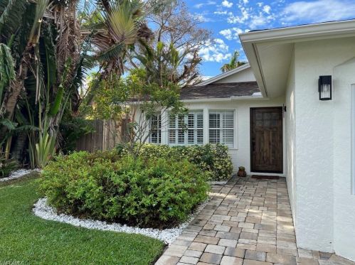 772 104th Ave, Naples FL  34108-3229 exterior