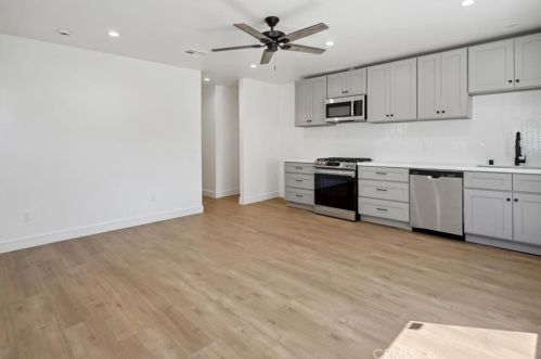 8042 Irvine Ave, North Hollywood CA  91605-1646 exterior