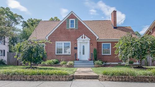 233 Cedar Ave, Vinton, VA 24179-3309