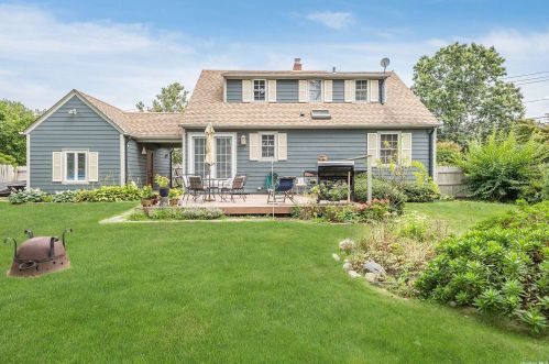 218 Scudder Ave, Northport, NY 11768-2944