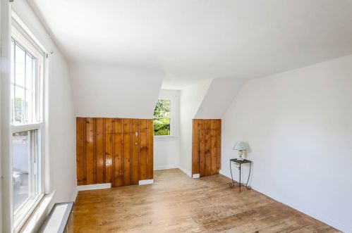 19 Sprucewood Rd, Babylon NY  11704-7812 exterior