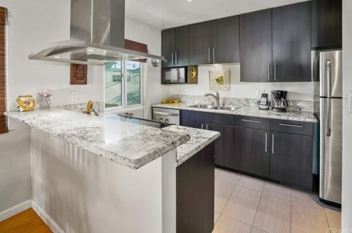 5898 Naples Plz, Long Beach, CA 90803-5096