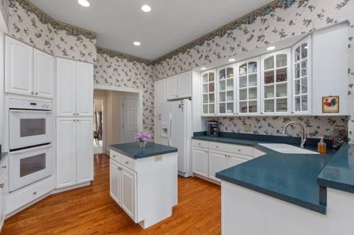 49 Blueberry Ln, Grove City PA  16127-4675 exterior