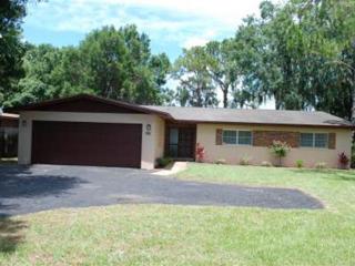 610 Memorial Dr, Sebring, FL 33870-1490