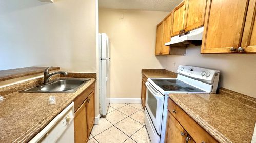 515 Meadows Cir, Boynton Beach FL  33436-8934 exterior