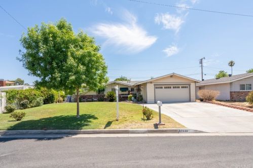 27530 Arcay Ave, Santa Clarita, CA 91351-3708