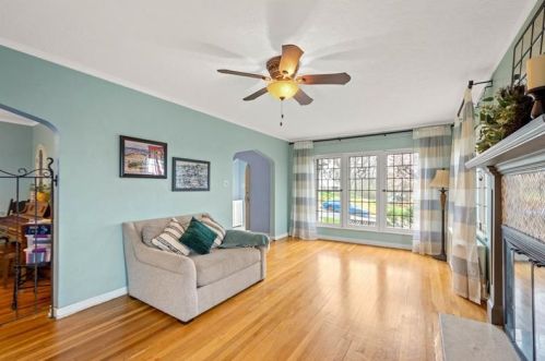 34 Hillman St, Pittsburgh, PA 15227-3528