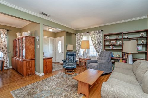 2434 Daisy Ave, Long Beach, CA 90806-2919