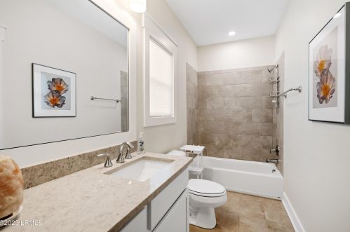 2 Faculty Dr, Beaufort SC  29907-2528 exterior