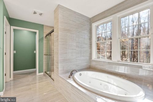 9085 Bristow Woods Ct, Nokesville VA  20181 exterior