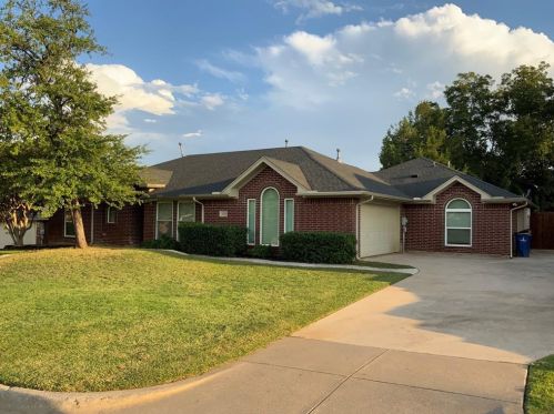 1250 Elmbrook Dr, Kennedale, TX