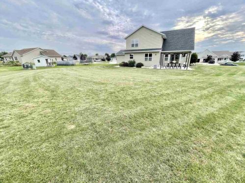 401 Sweetflag Ave, Fond Du Lac WI  54935-1875 exterior