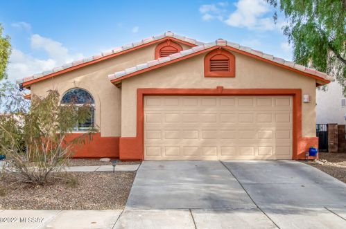 8876 Willeta Dr, Tucson, AZ 85743-9007
