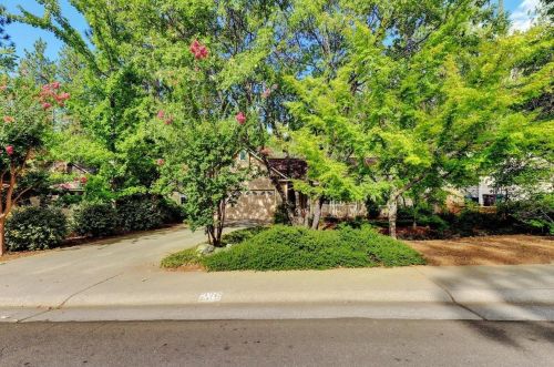 236 Scotia Pne Cir, Grass Valley CA 95945-5420 exterior