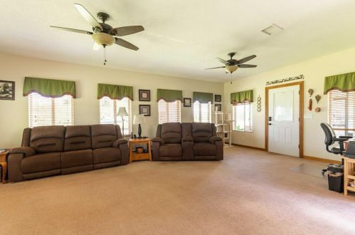 10710 Mcintosh Rd, Thonotosassa FL  33592-3945 exterior
