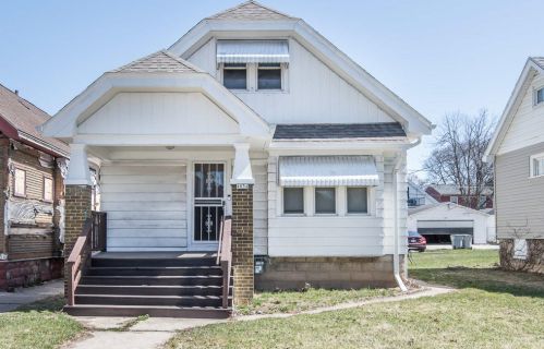 4054 19th St, Milwaukee, WI 53209-6804