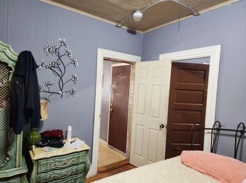 38 Atlantic Ave, Providence RI 02904-3249 exterior