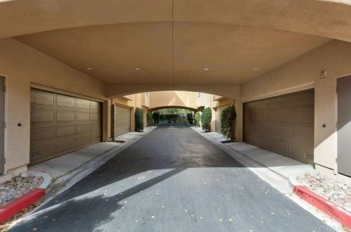 2822 Escala Cir, San Diego CA 92108-6722 exterior