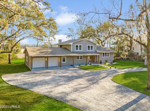17 Rock Springs Dr, Beaufort, SC 29907-2214