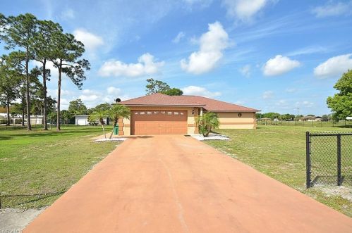 925 11th St, Ave Maria, FL 34142-2915