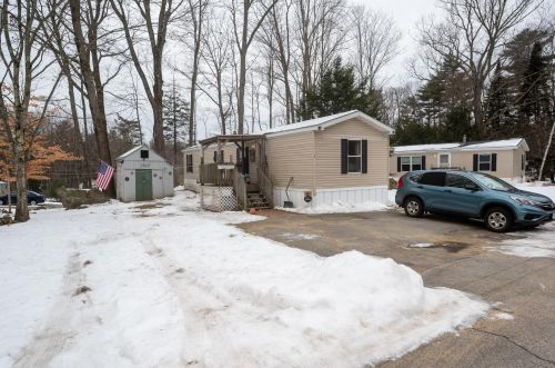 4 Deer Ln, Belmont, NH 03220-3602