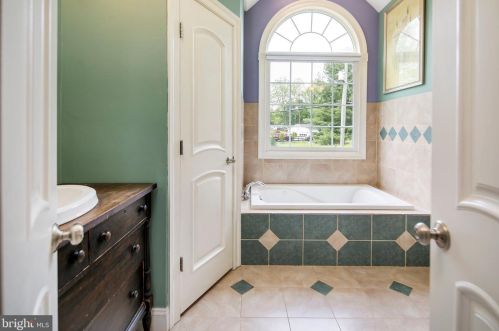 240 O St, Purcellville VA  20132-3002 exterior