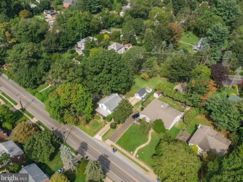 7512 Oak Lane Rd, Melrose Park, PA 19027-3305