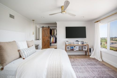 2936 Alta Vis Dr, Newport Beach CA  92660-3205 exterior