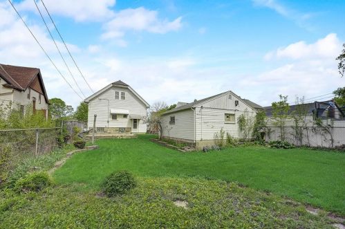 239 60, Milwaukee WI 53219-2131 exterior