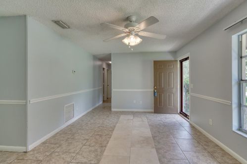 194 Elm Dr, Orange City FL  32763-7401 exterior