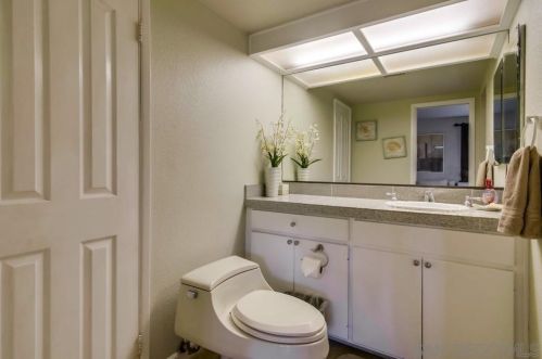 4111 Bayard St, San Diego CA 92109-4039 exterior