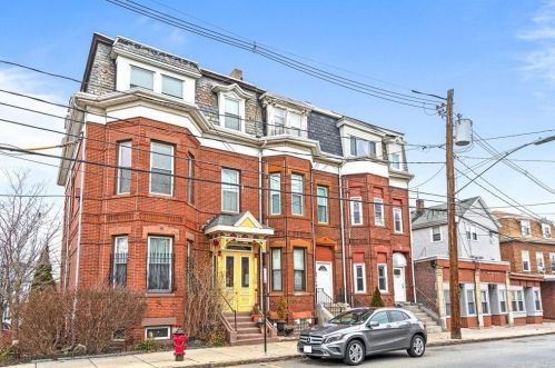 126 Washington Ave, Chelsea MA  02150-3920 exterior