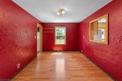 27 New York Ave, Flemington NJ  08822-1437 exterior