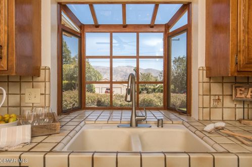 745 Foothill Rd, Santa Paula CA  93060-1851 exterior