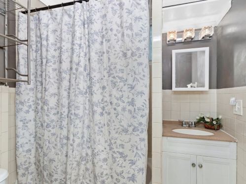 12 Watts St, Chelsea MA  02150-3208 exterior