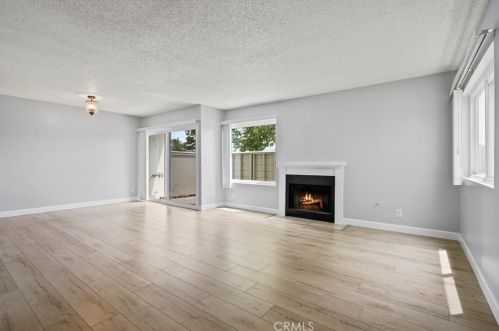 27063 Crossglade Ave, Santa Clarita, CA 91351-4104