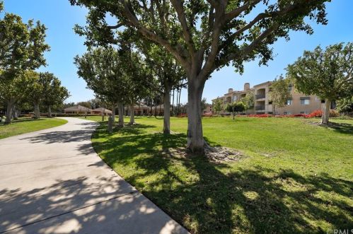 605 Solvay Aisle, Irvine CA  92606-0833 exterior