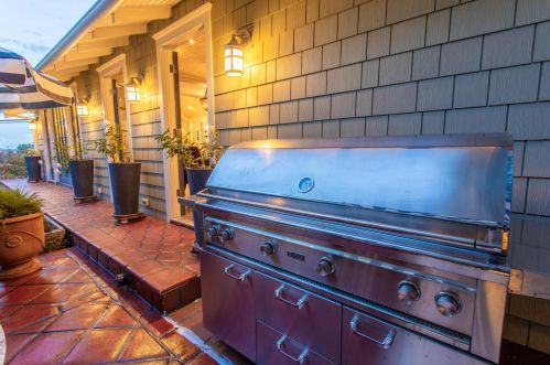 1930 Emerson Ave, Santa Barbara CA 93103-1919 exterior