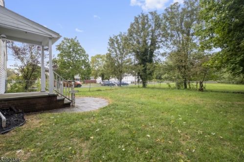 338 10th Ave, Manville NJ  08835-1105 exterior