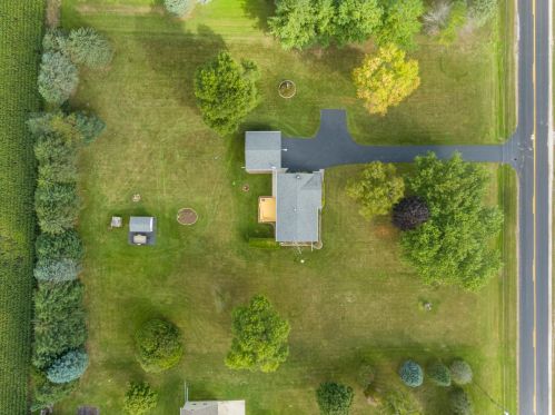 1044 Union Rd, Manitowoc WI 54220-9451 exterior