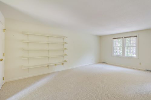 2 Thistle Cir, Yarmouth MA 02675-2532 exterior